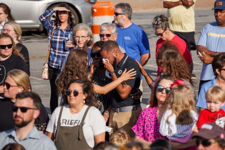 Pic courtesy - abc news 
https://abcnews.go.com/US/live-updates/alabama-Dadeville-mass-shooting/?id=98616435