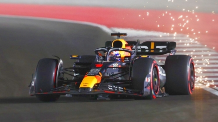 LUSAIL CITY, QATAR - OCTOBER 06: Sparks fly behind Max Verstappen of the Netherlands driving the (1) Oracle Red Bull Racing RB19 during qualifying ahead of the F1 Grand Prix of Qatar at Lusail International Circuit on October 06, 2023 in Lusail City, Qatar. (Photo by Clive Rose/Getty Images)